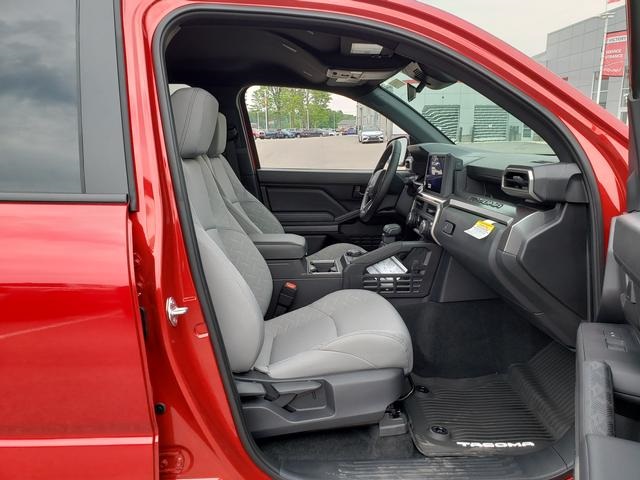 2025 Toyota Tacoma SR5 4x4 Double Cab photo 14