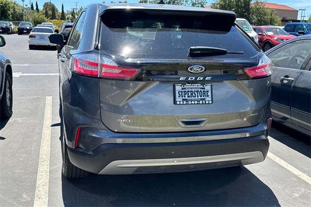 2023 Ford Edge SEL photo 2