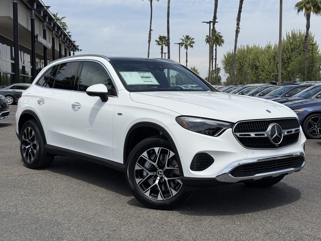 New 2025 White Mercedes-Benz GLC 350e image 1