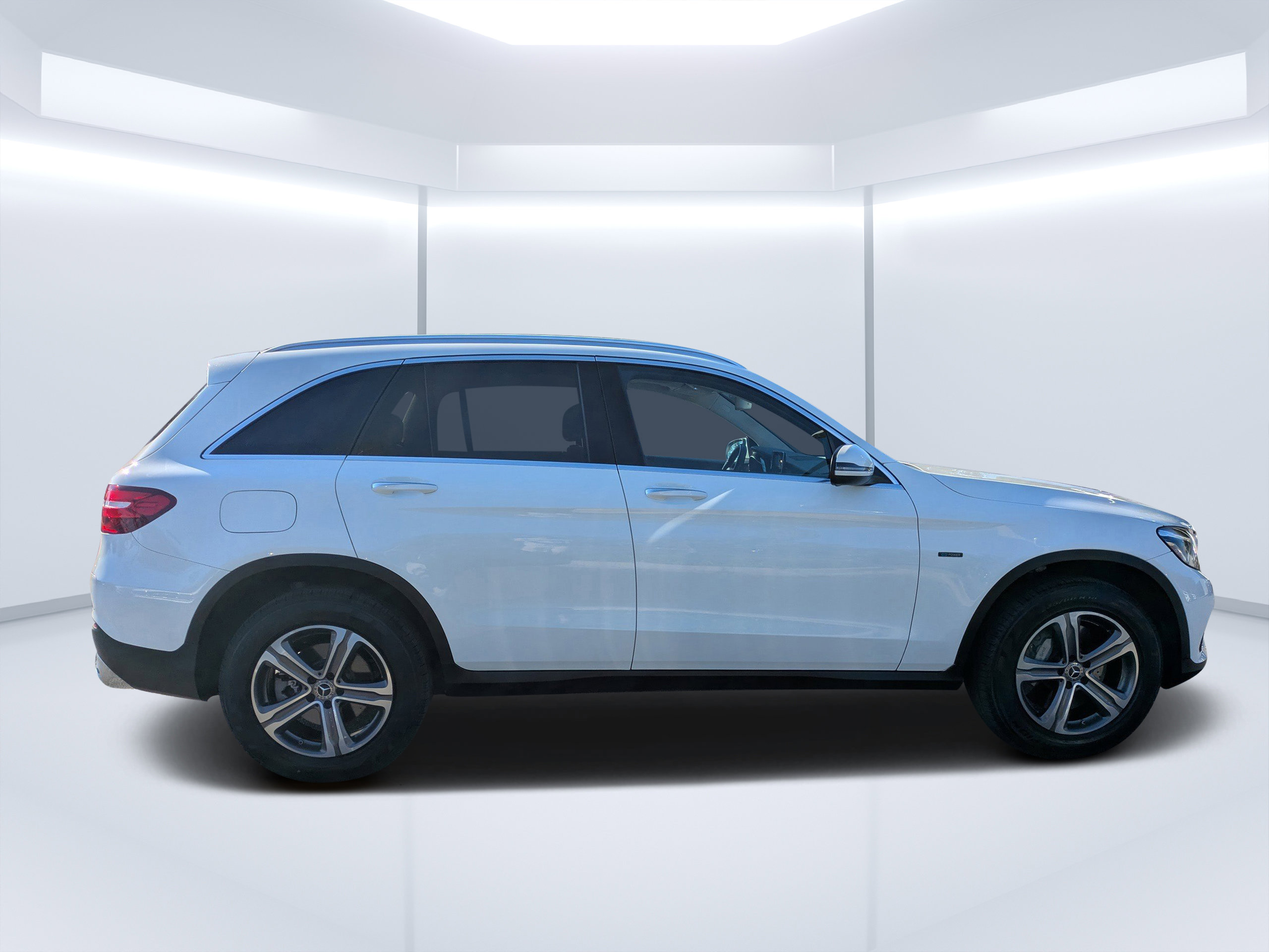 2019 Mercedes Benz GLC 350e 4MATIC photo 4