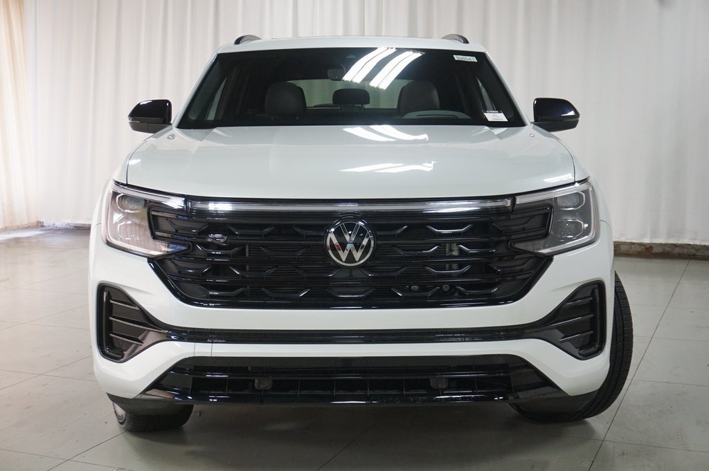 2025 Volkswagen Atlas Cross Sport SEL R-Line photo 4