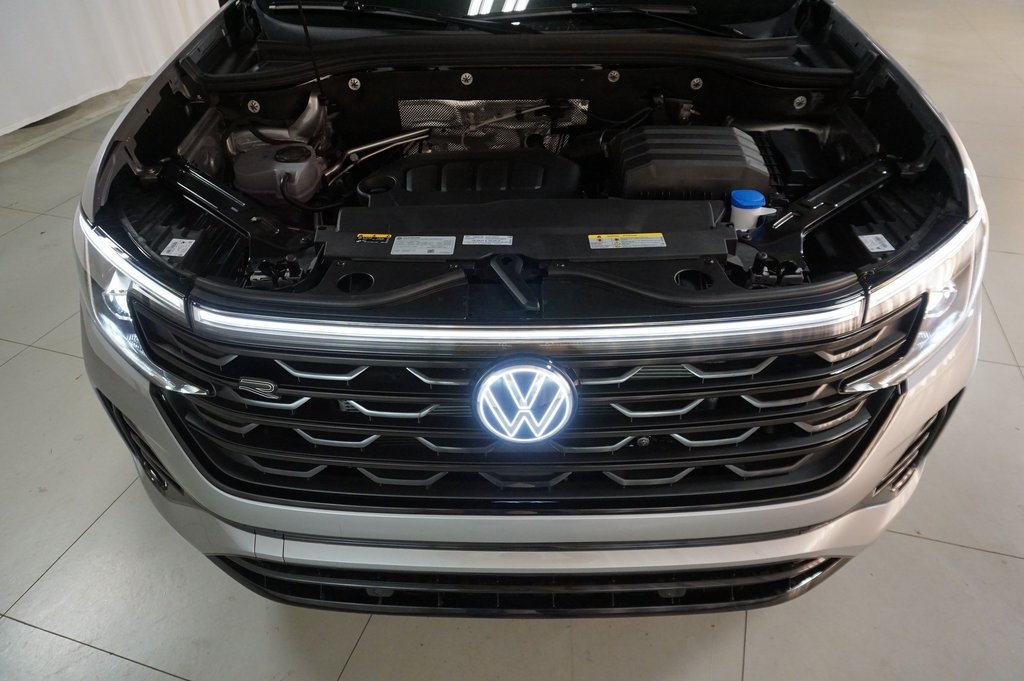 2026 Volkswagen Atlas Cross Sport SEL R-Line photo 32