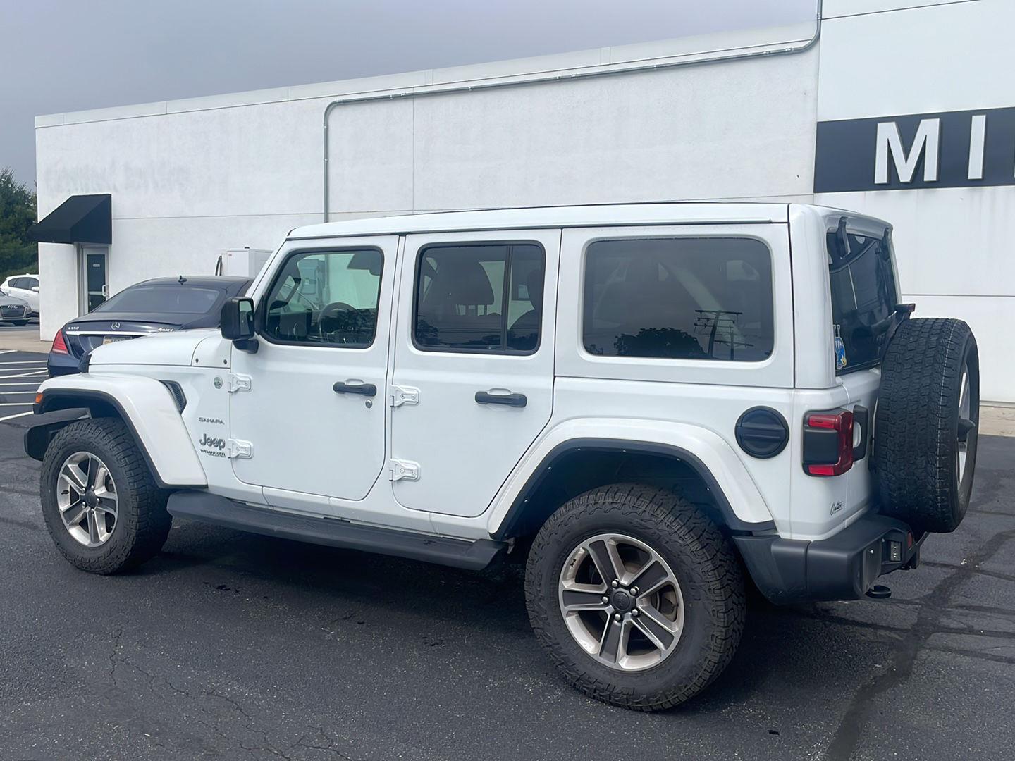 2022 Jeep Wrangler Unlimited Sahara photo 3