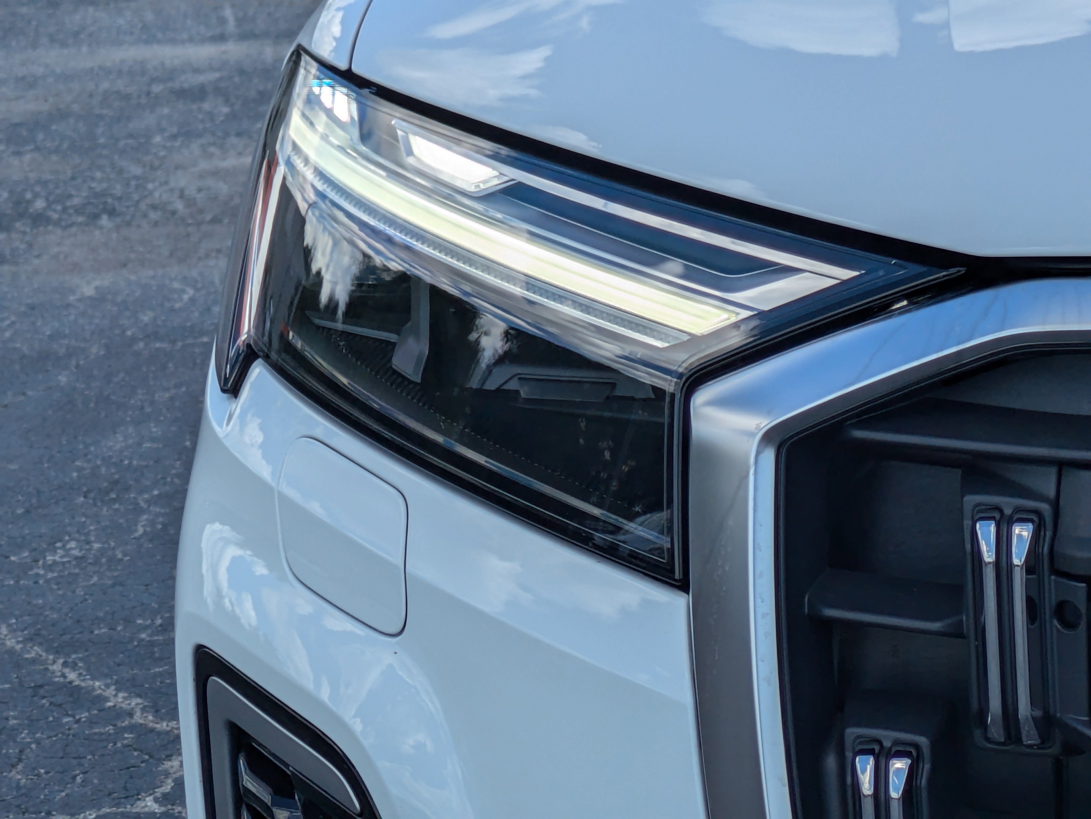 2025 Audi Q7 55 Premium Plus photo 2