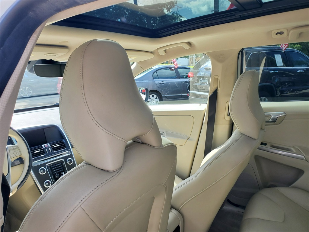 2016 Volvo XC60 T5 Drive-E Premier photo 10