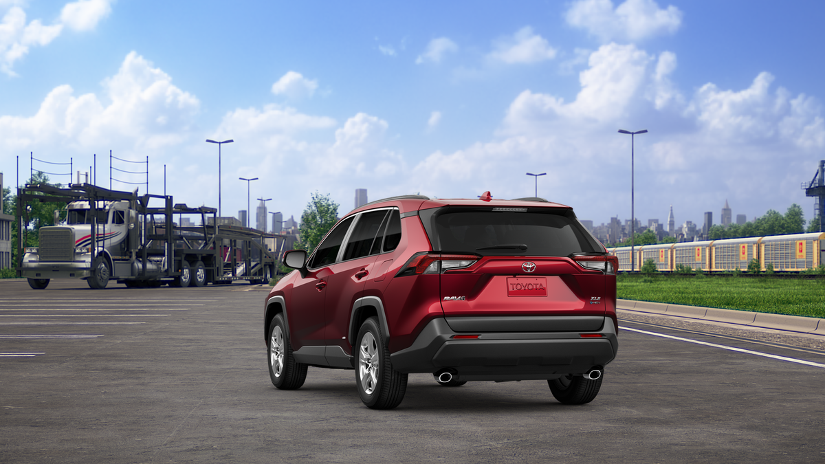 2025 Toyota RAV4 Hybrid XLE photo 5