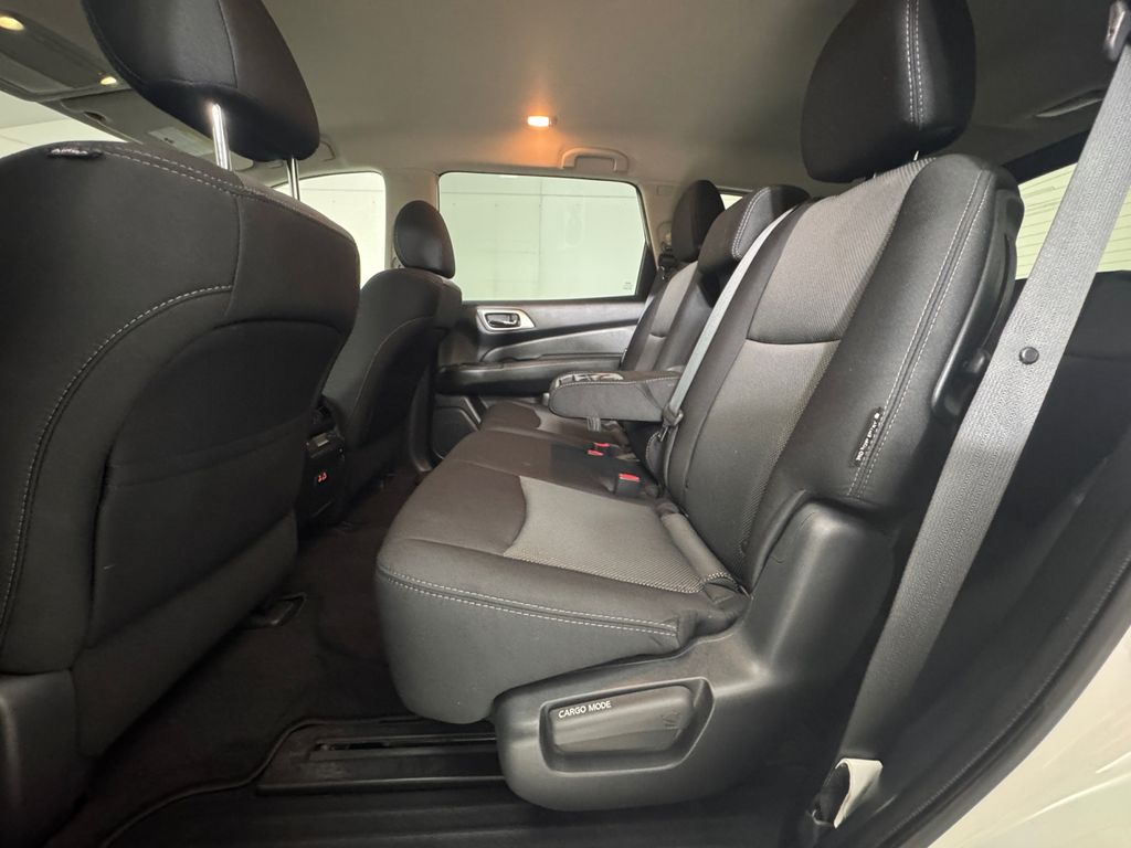 2020 Nissan Pathfinder SV photo 17