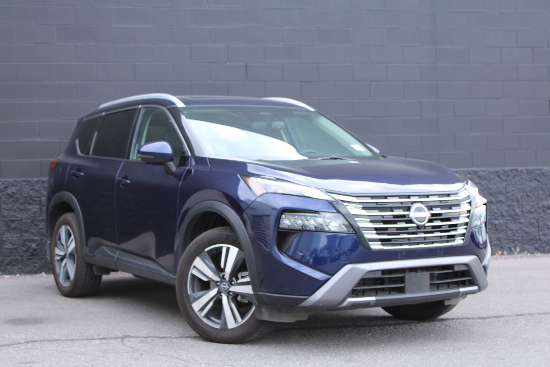 2024 Nissan Rogue SL photo 3