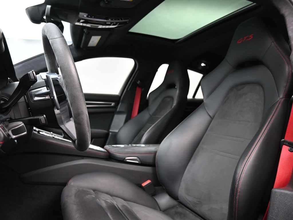 2020 Porsche Panamera GTS photo 4