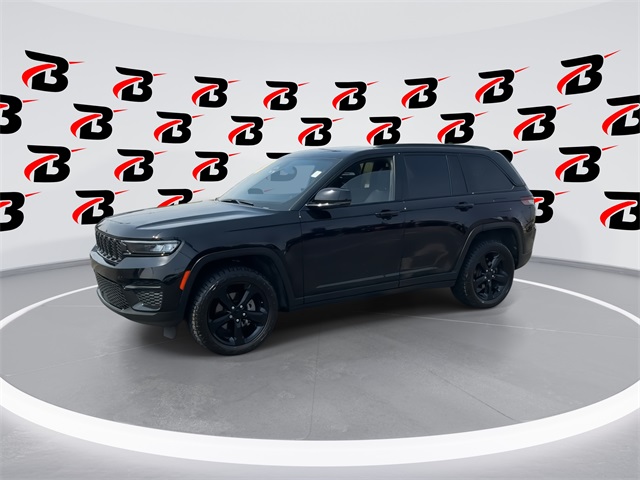 2023 Jeep Grand Cherokee Laredo Altitude photo 4