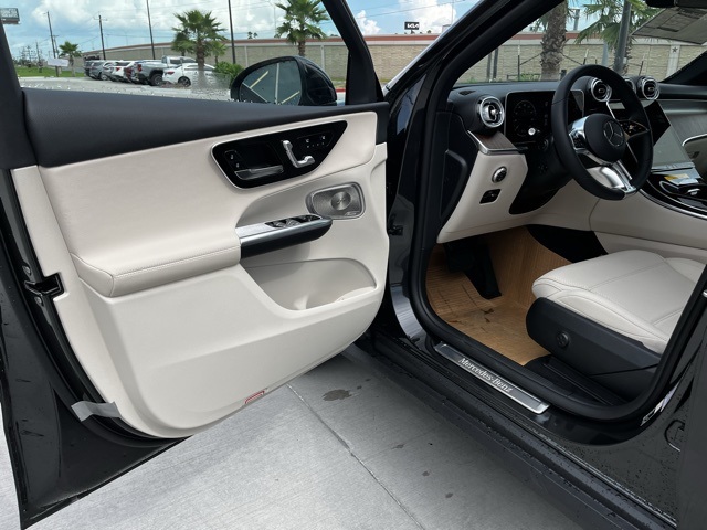 2026 Mercedes Benz GLC 300 photo 13