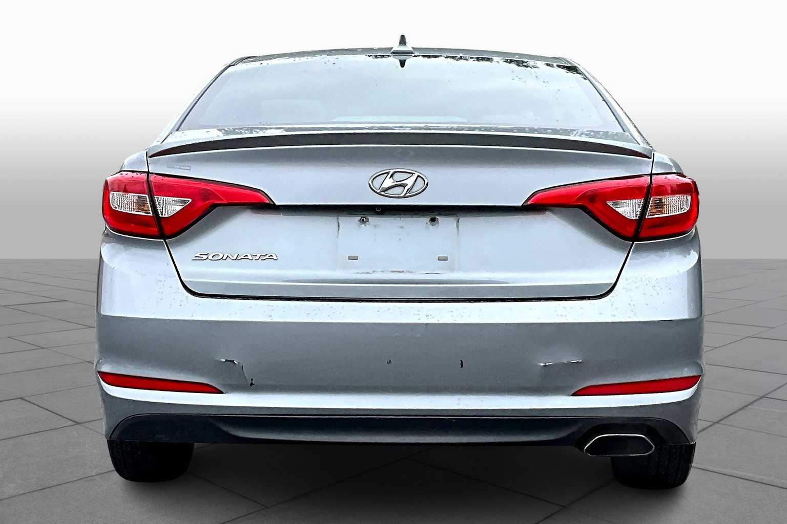 2016 Hyundai Sonata SE photo 4
