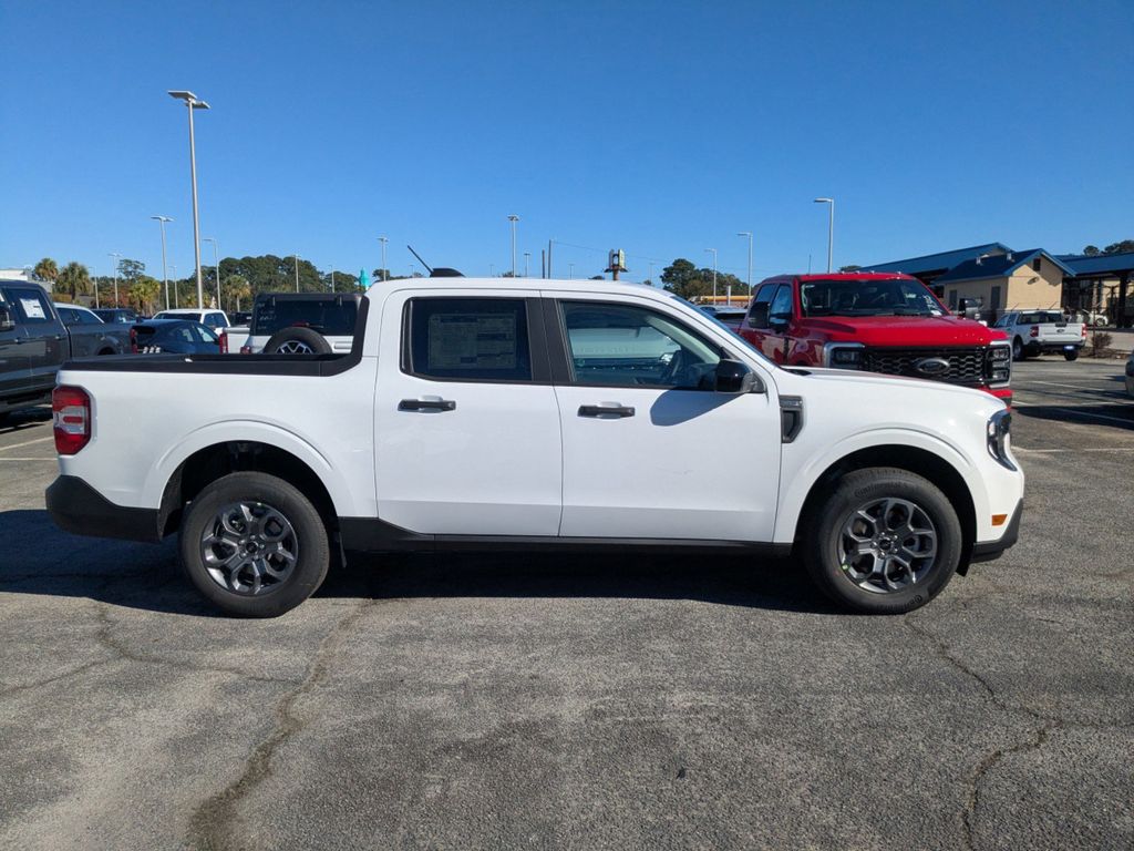 2025 Ford Maverick XLT photo 2
