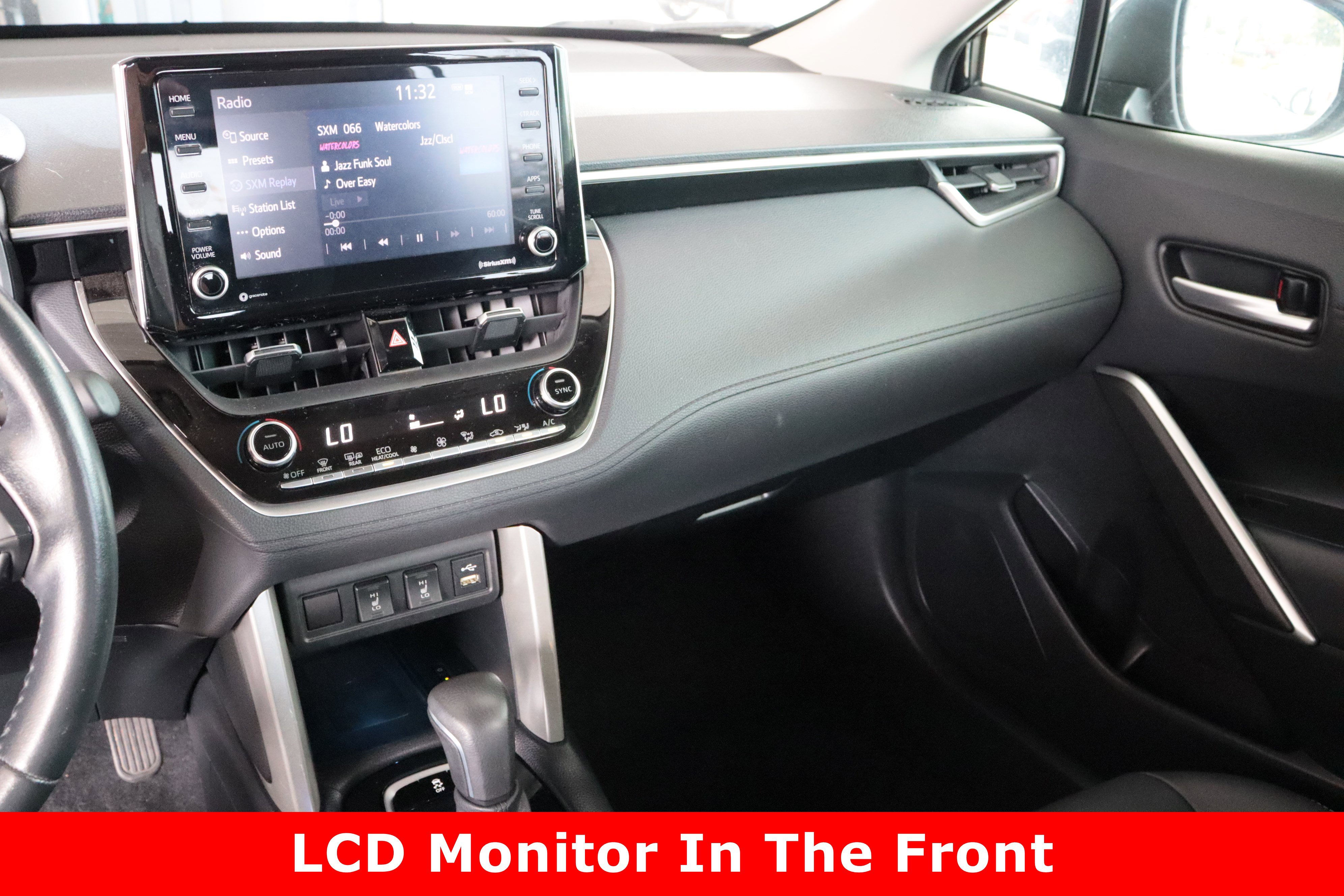 2022 Toyota Corolla Cross XLE photo 14