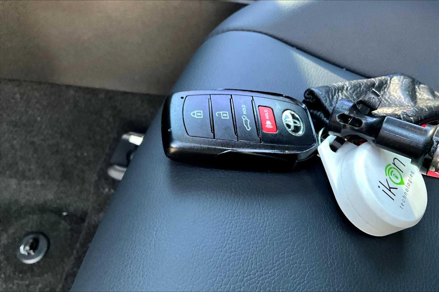 2024 Toyota Corolla Cross Hybrid XSE photo 14