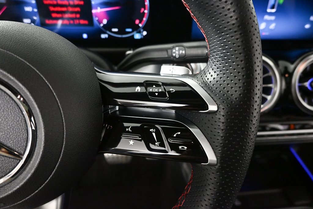 2024 Mercedes Benz GLB 250 4MATIC photo 10