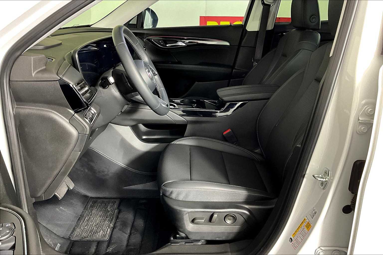 2025 Buick Envision Preferred photo 3