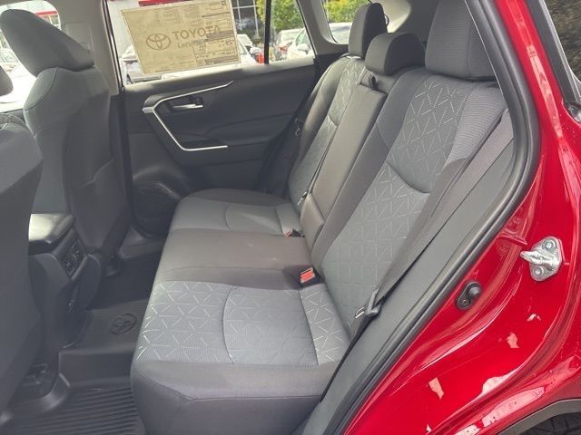 2025 Toyota RAV4 XLE photo 23