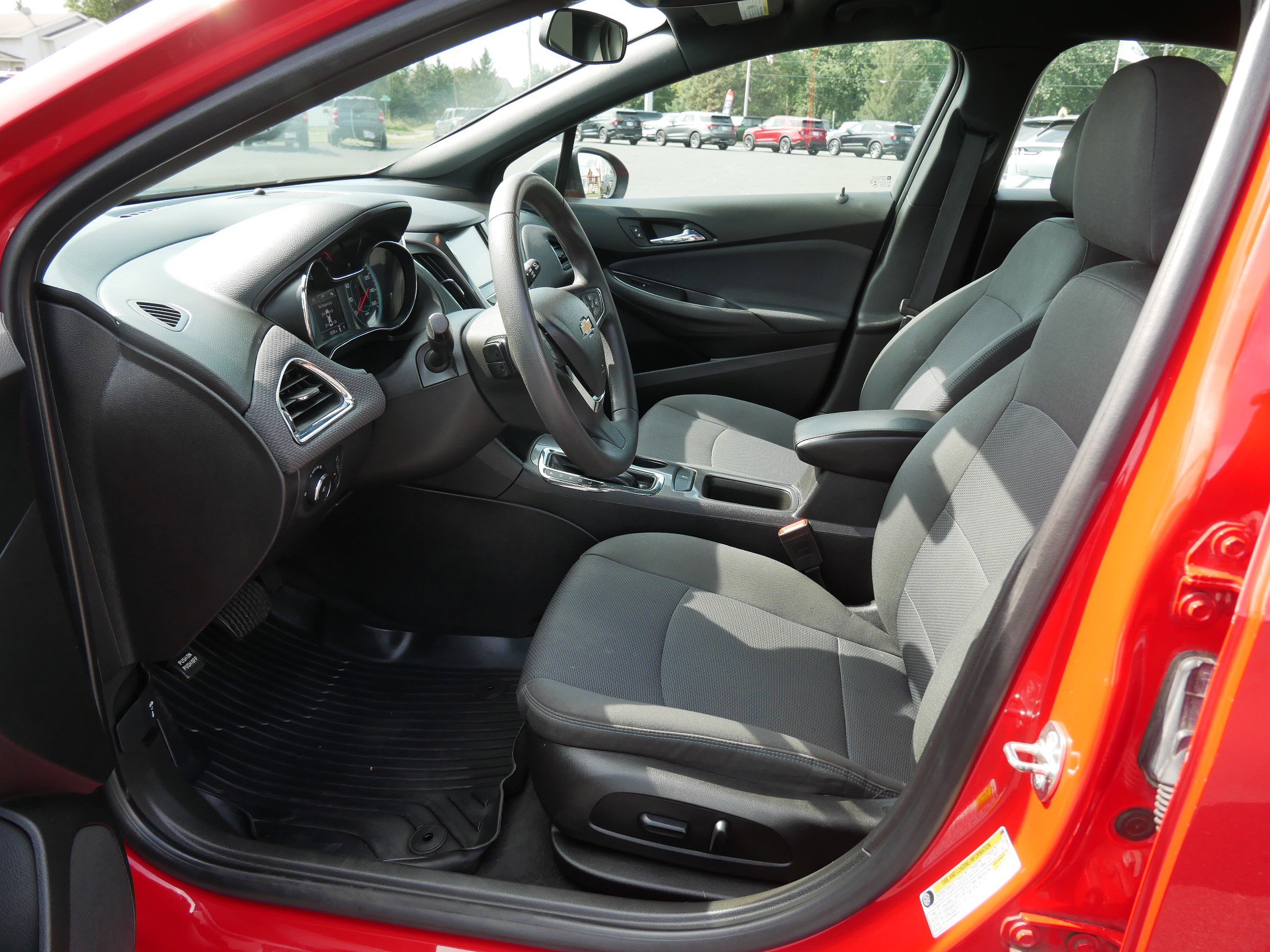 2018 Chevrolet Cruze LT photo 10