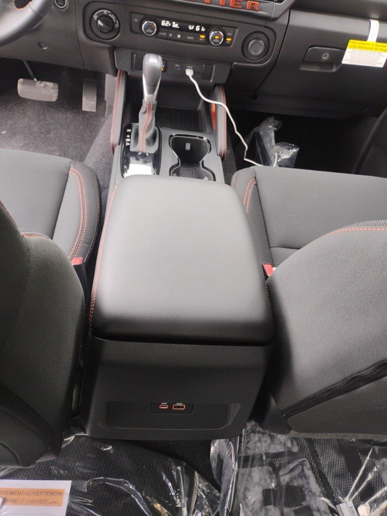 2025 Nissan Frontier PRO-4X photo 25