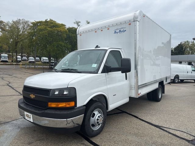 2025 Chevrolet Express Cutaway Base's photo