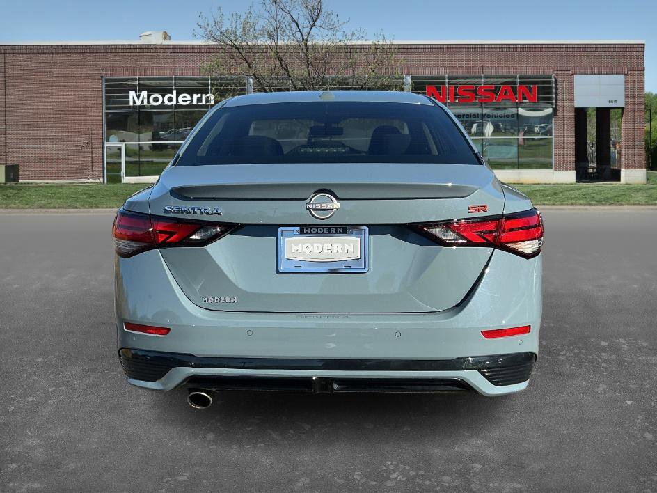 2024 Nissan Sentra SR photo 3