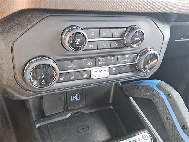 2022 Ford Bronco Outer Banks photo 19