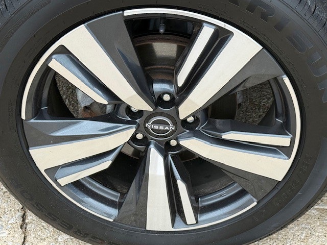 2023 Nissan Rogue SL photo 8