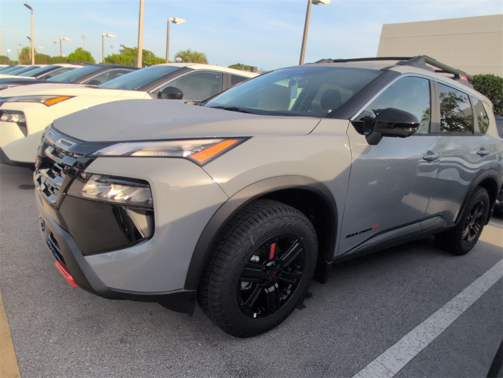 2026 Nissan Rogue SV photo 2