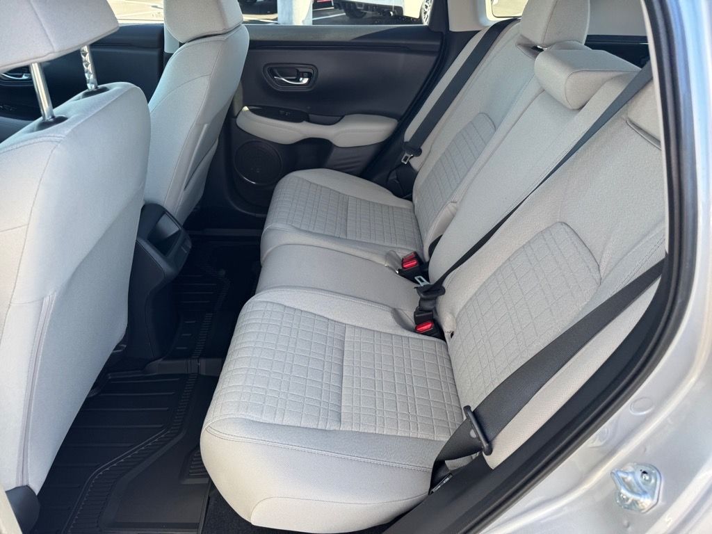 2026 Honda HR-V LX photo 2