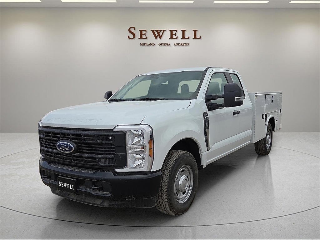 2025 Ford F-350 Super Duty XL's photo