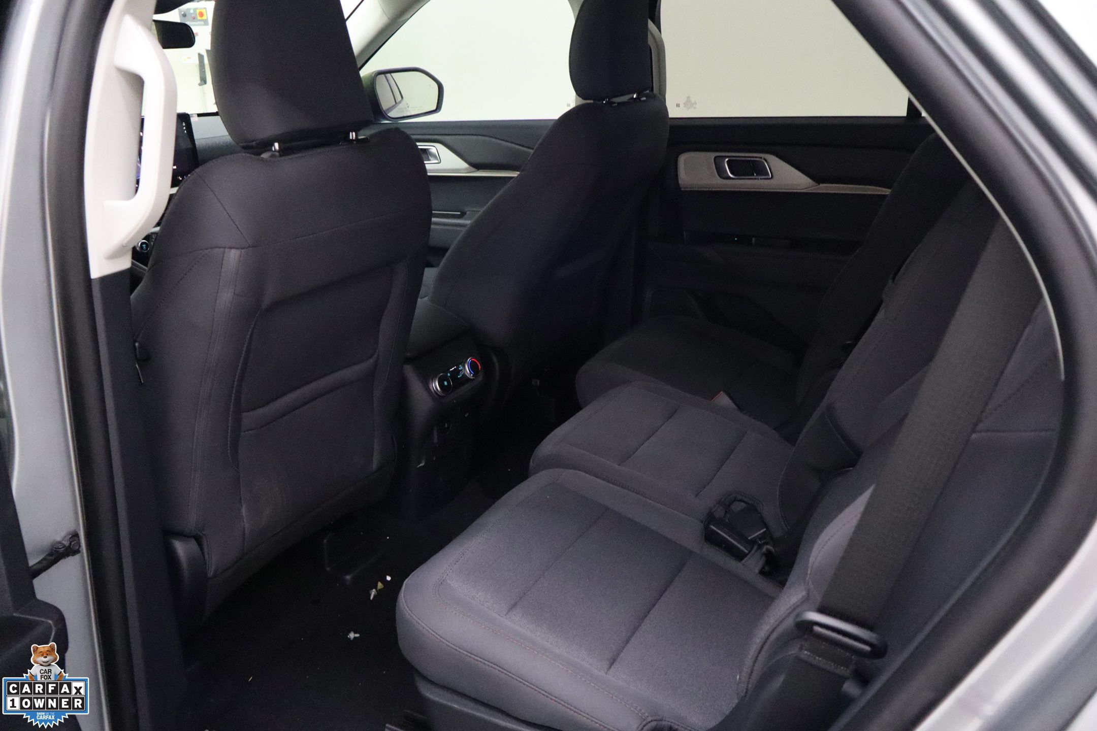 2025 Ford Explorer photo 25