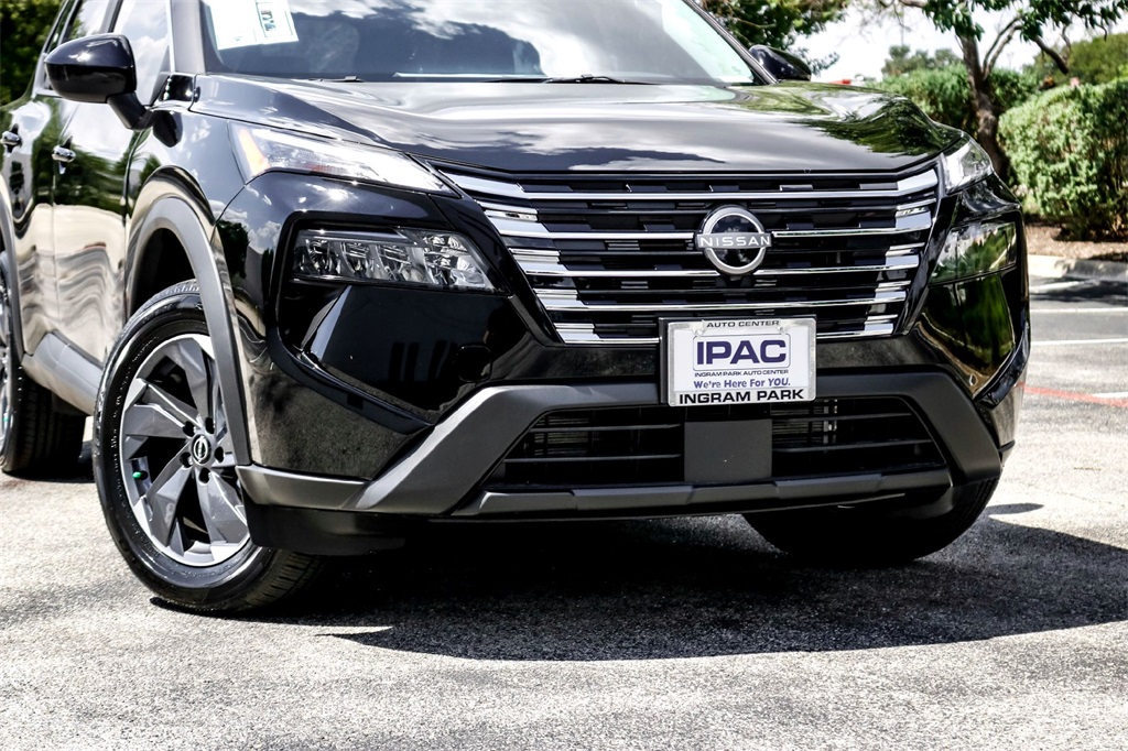 2026 Nissan Rogue SV photo 2