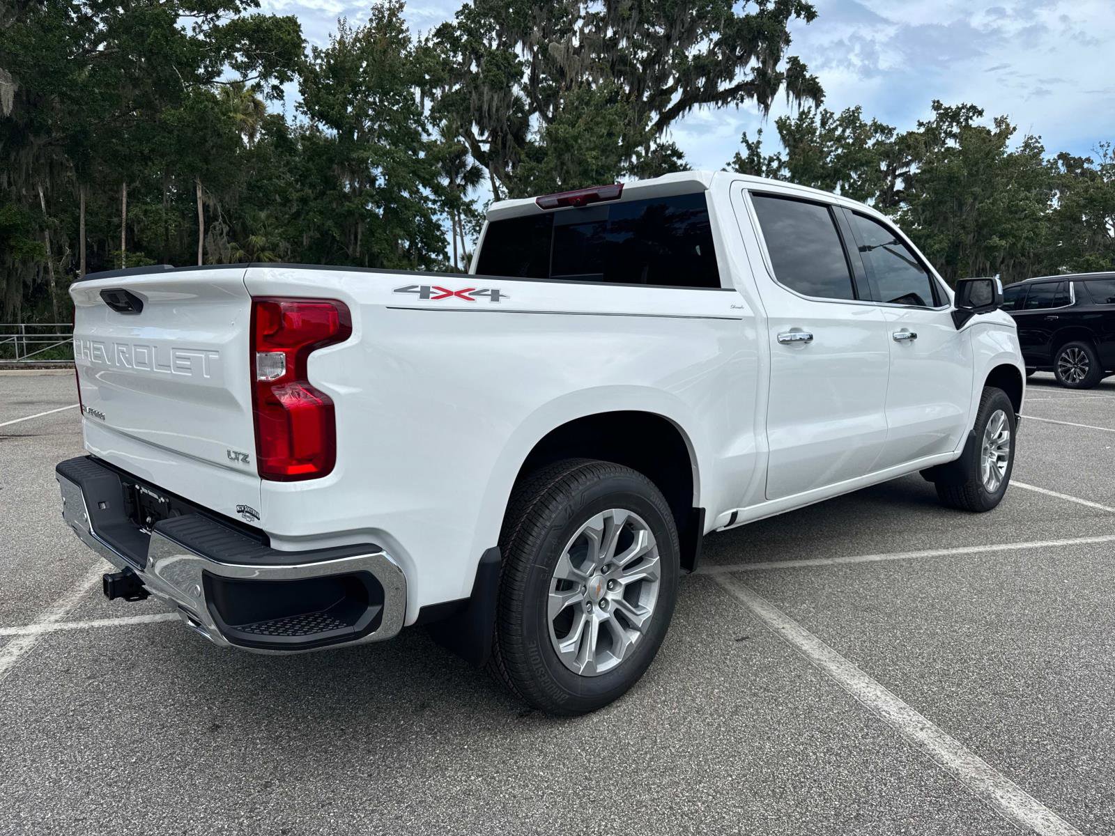 2025 Chevrolet Silverado 1500 LTZ photo 3