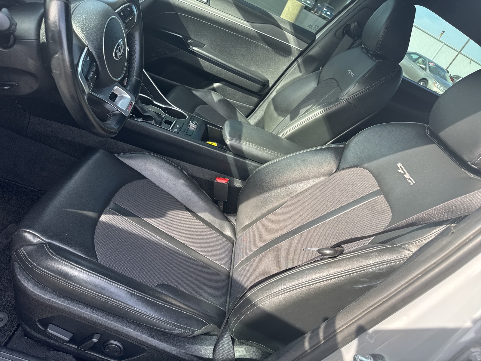 2021 Kia K5 GT-Line photo 16