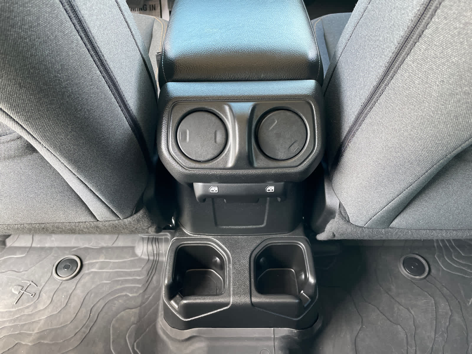 2024 Jeep Wrangler Willys photo 13