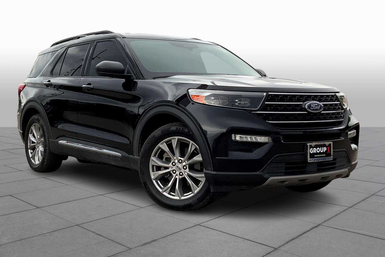 2020 Ford Explorer XLT photo 2