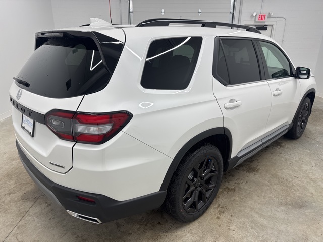 2025 Honda Pilot Touring photo 2
