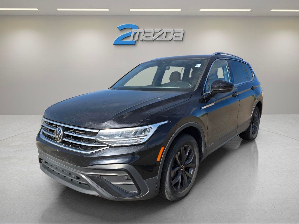 2024 Volkswagen Tiguan SE's photo