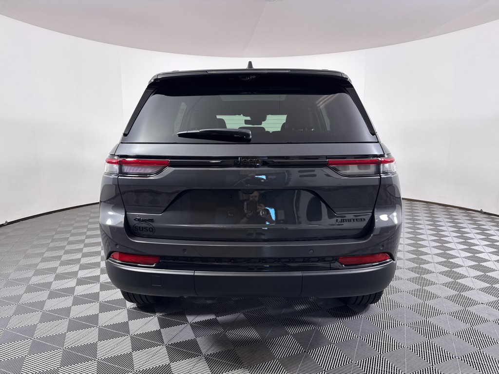 2025 Jeep Grand Cherokee Limited photo 3