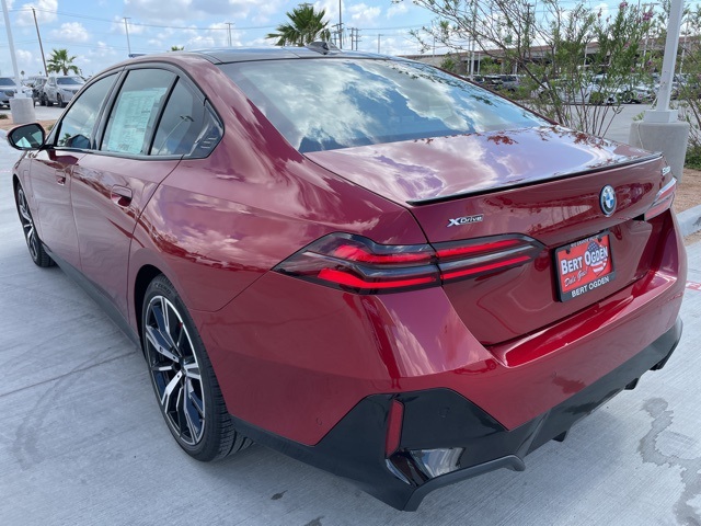 2026 Bmw 550e xDrive photo 4