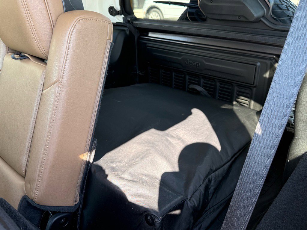 2020 Jeep Wrangler Unlimited Sahara photo 13