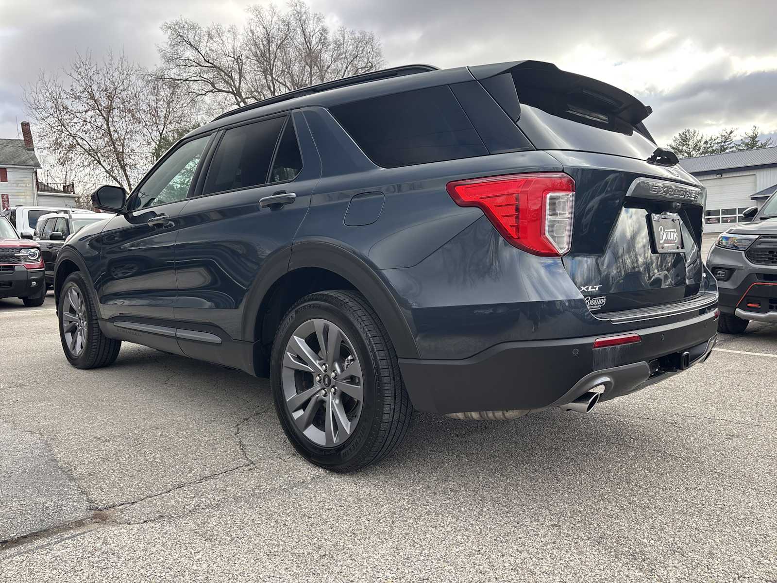 2023 Ford Explorer XLT photo 3
