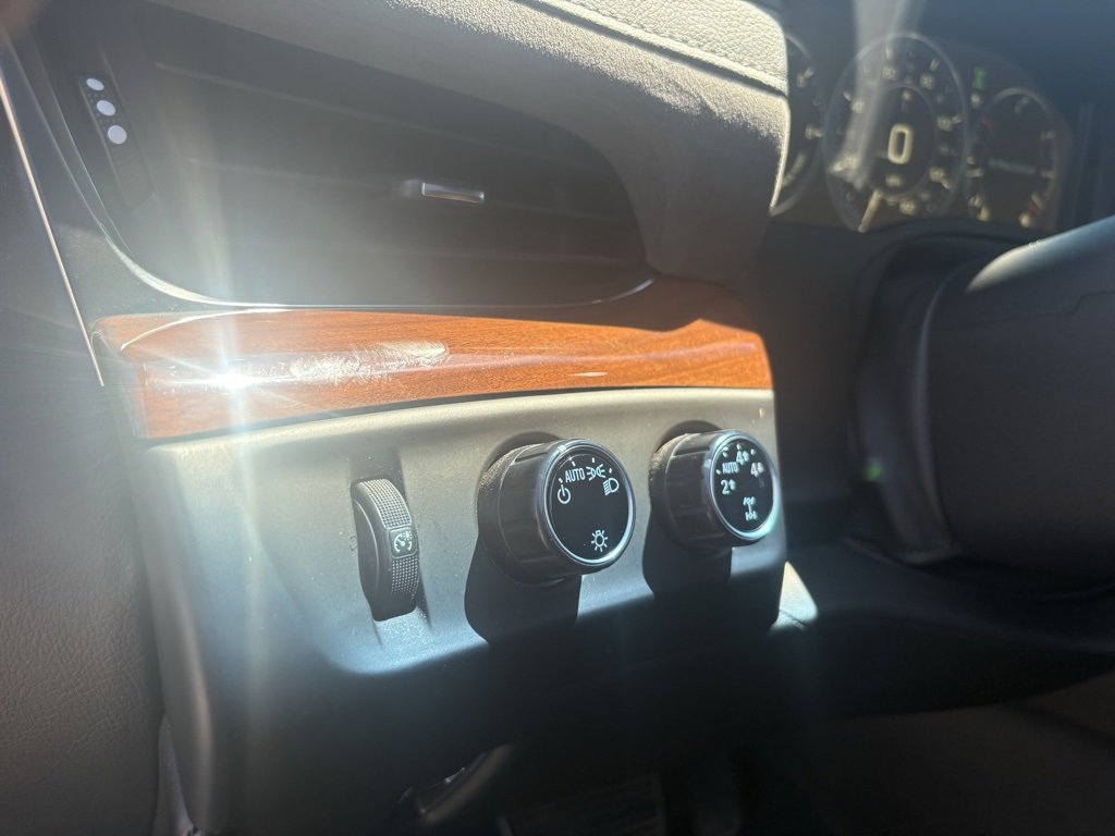 2015 Cadillac Escalade Premium photo 24