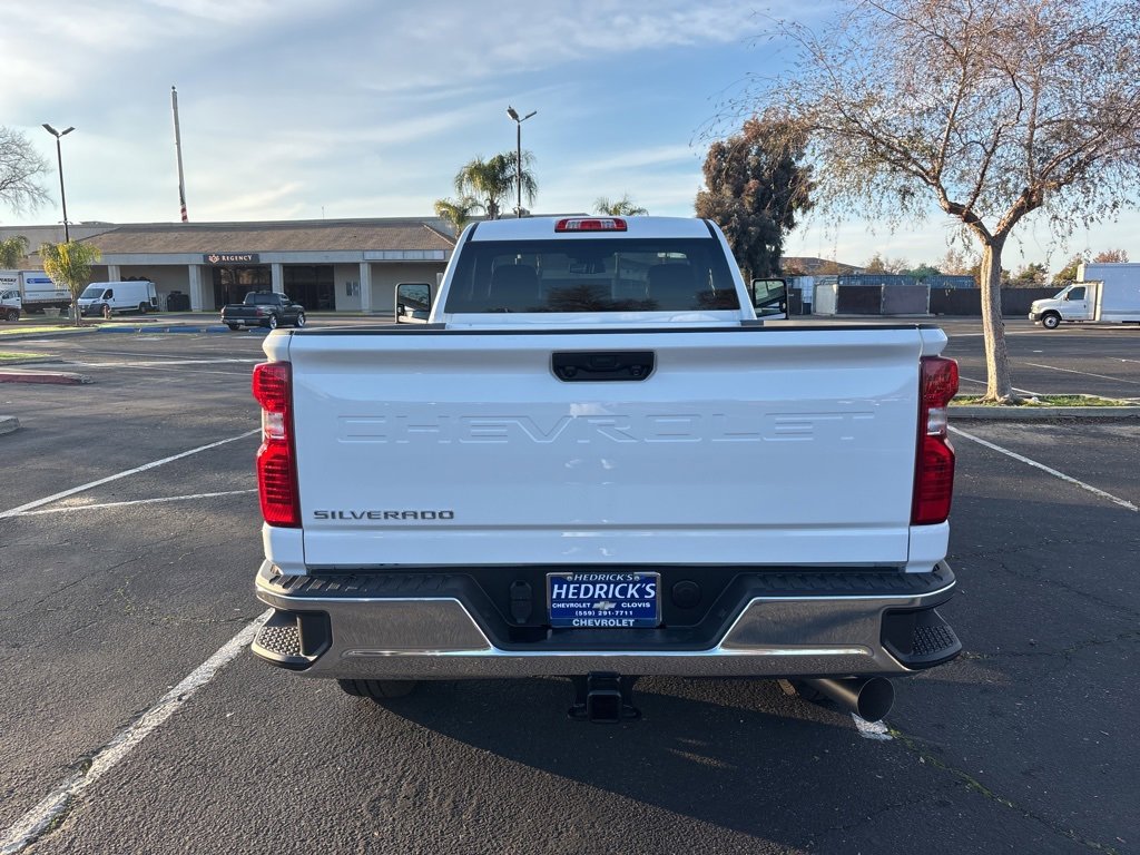 2025 Chevrolet Silverado 3500HD photo 4