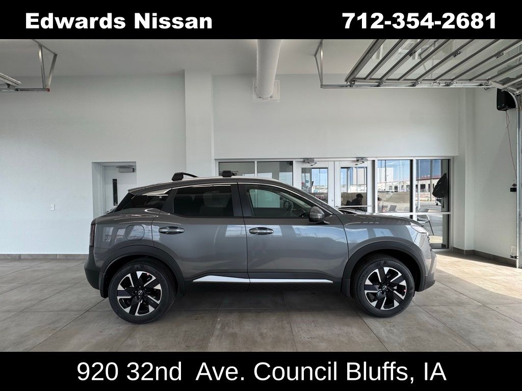 2025 Nissan Kicks SV AWD's photo