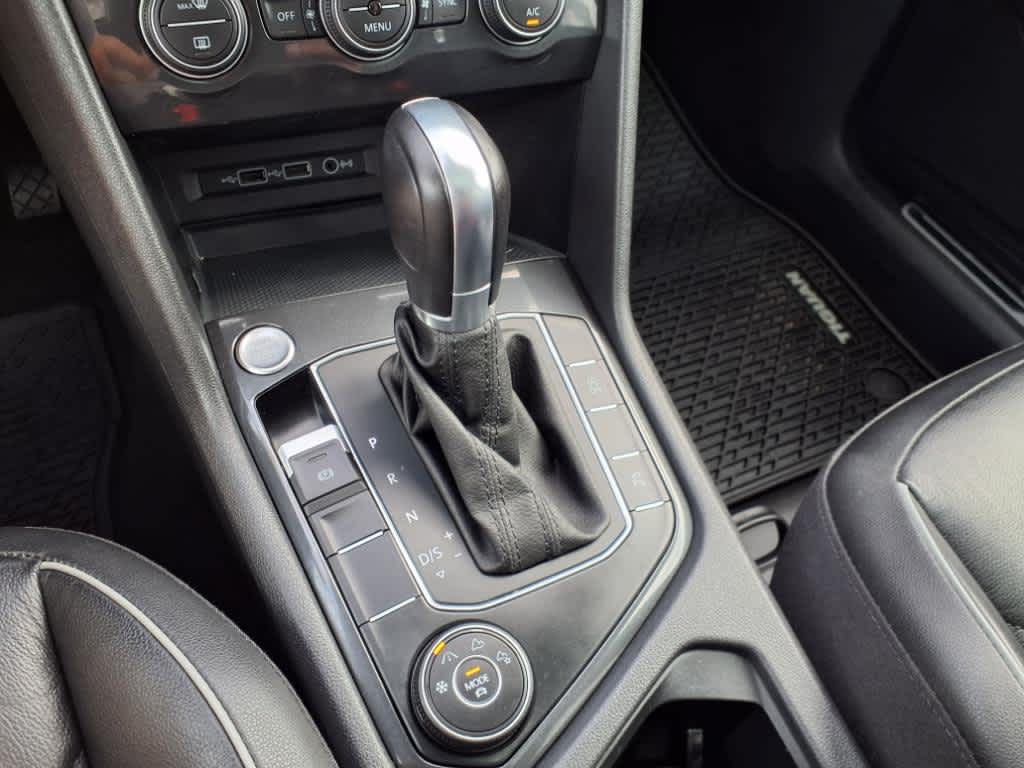 2019 Volkswagen Tiguan SEL Premium R-Line photo 17
