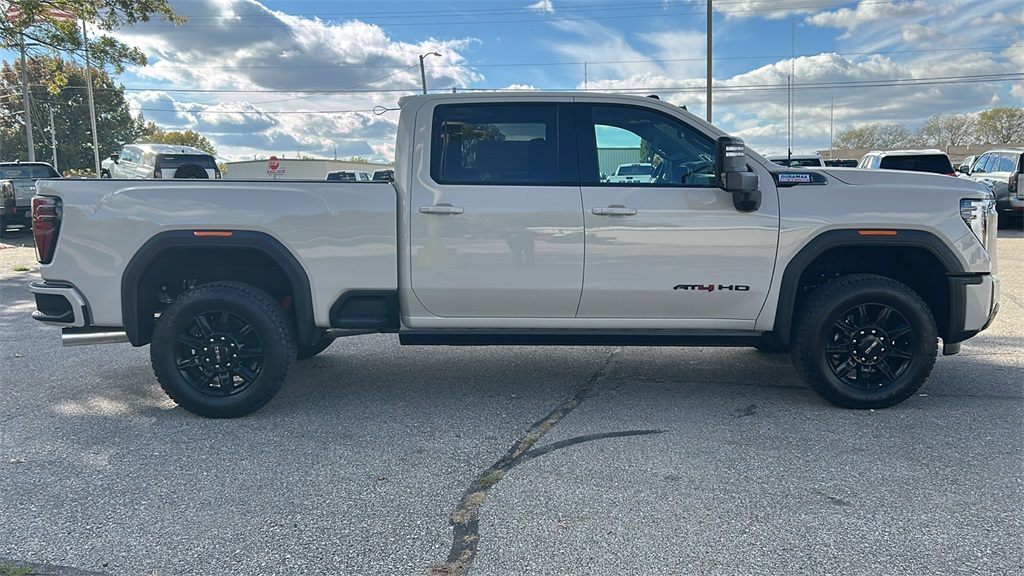 2026 Gmc Sierra 3500 HD AT4 photo 2