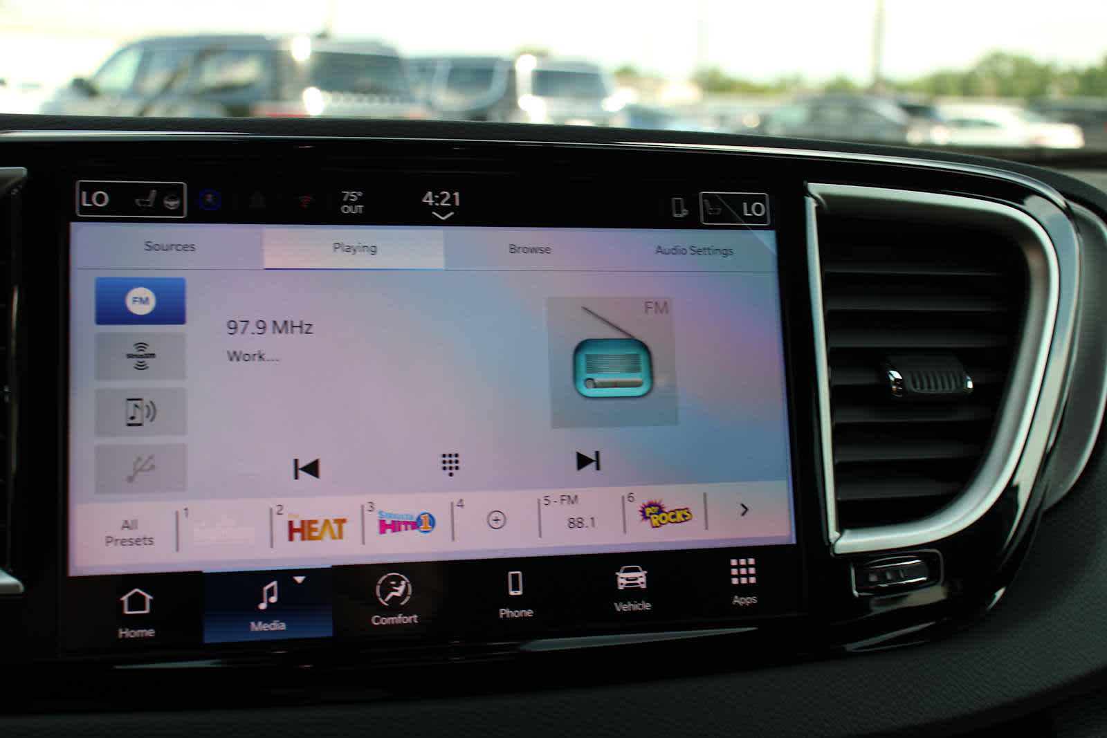 2025 Chrysler Voyager LX photo 20