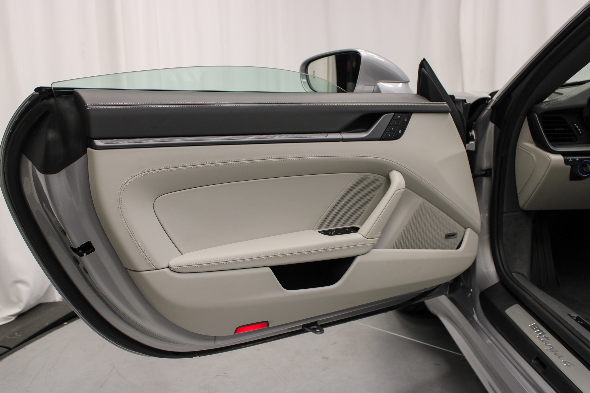 2024 Porsche 911 Targa 4 photo 21